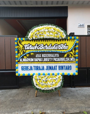 Papan Bunga Duka di Basirih Selatan